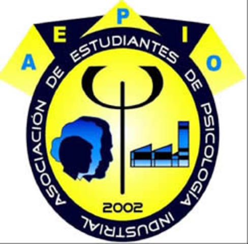 Ángel San Román Vázquez funda la primera asociación de estudiantes de psicología industrial en México