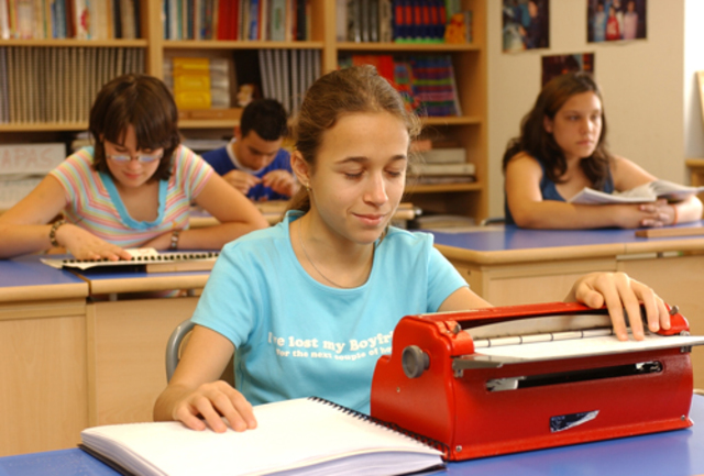 los  primeros intentos de maquinas de escribir para ciegos