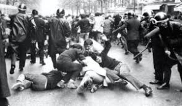 Represión estudiantil