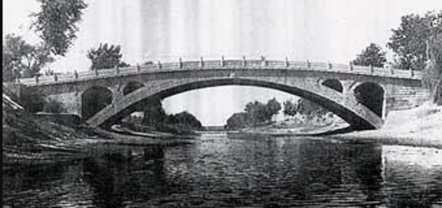 Arched bridge