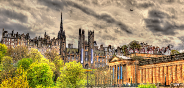 INGRESA EN LA UNIVERSIDAD DE EDUMBURGO