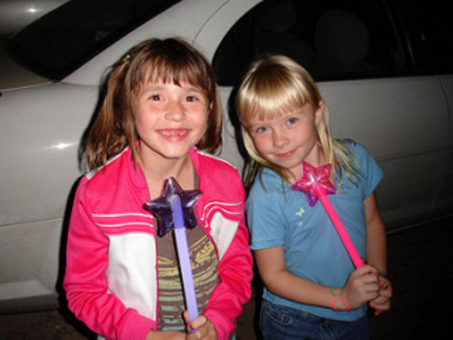 kaycee makes a friend at school