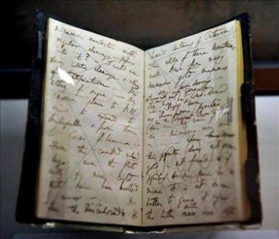 Acaba de escribir su diario