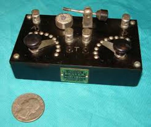 1940s Blackbird Crystal Set