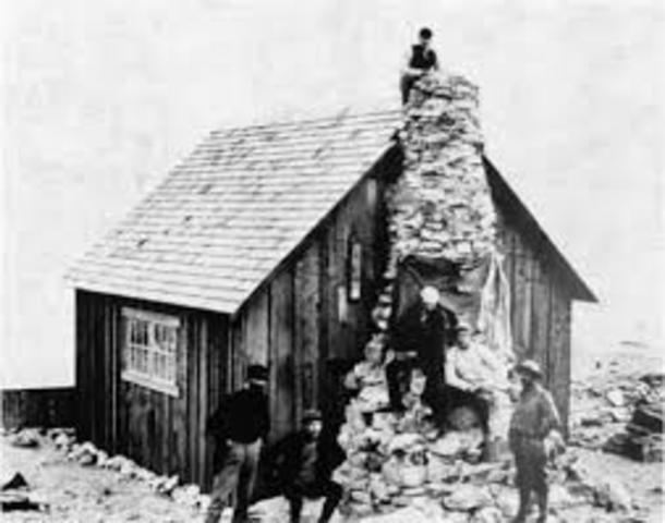 Glacier Bay Lodge was built
