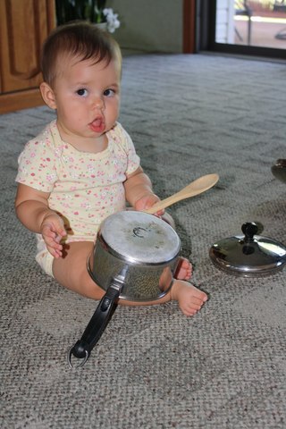 7-8 months motor skills