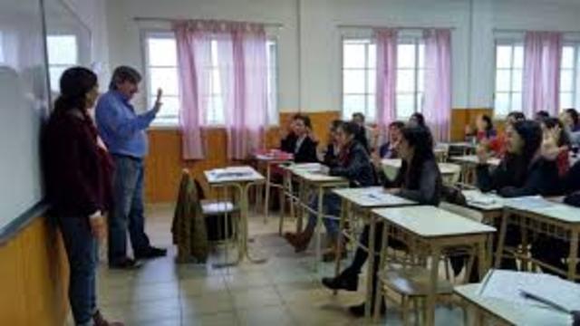 Inicio de la escuela publica (Libros en las aulas)