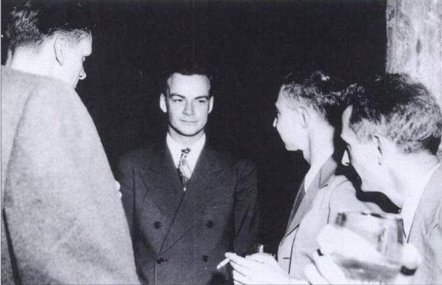 Richard Feynman y Julian Schwinger y el físico japonés Sin-Itiro Tomonaga