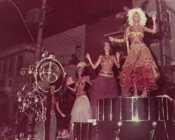 Clubes, matinês, desfiles