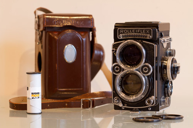 Camara reflex binocular