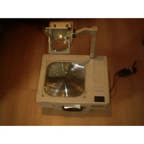 EL PROYECTOR DE ACETATOS