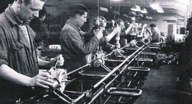 SIGLO XIX: la división del trabajo. segunda revolución industrial