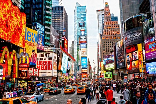 LA PUBLICIDAD Y EL FUTURO