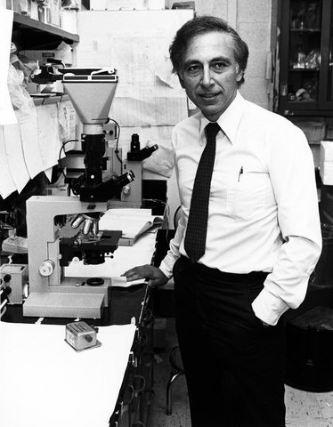 Robert Gallo claims the first isolation of a retrovirus