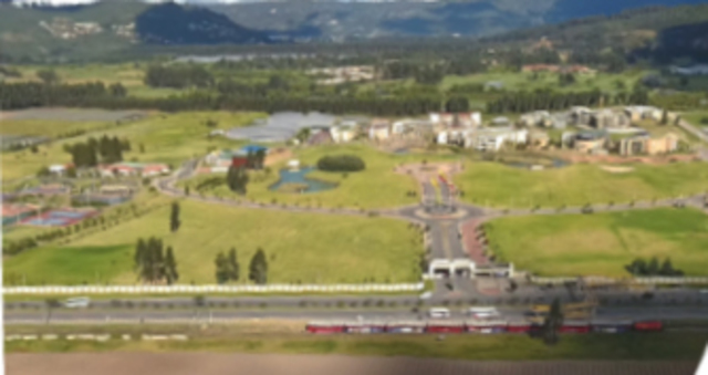 la Universidad se trasladó a su sede actual, localizada en la carrera