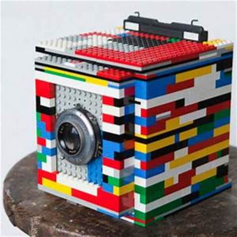 Hodgins (2000), Objetos Lego