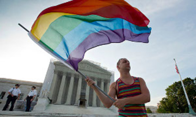 US Supreme Court Makes Gay Marriage Legal in All 50 US States