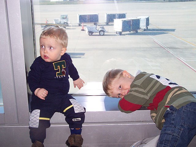 Mom took us on an airplane to Ohio.