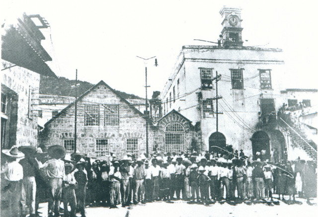 Construcción primer fabrica de textiles de Monterrey