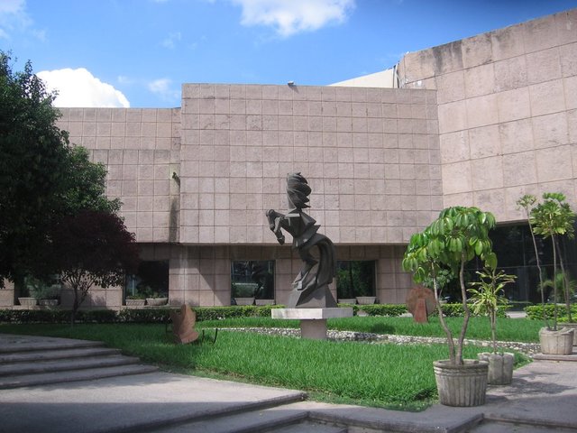 Se funda la Facultad de Arquitectura de la UANL