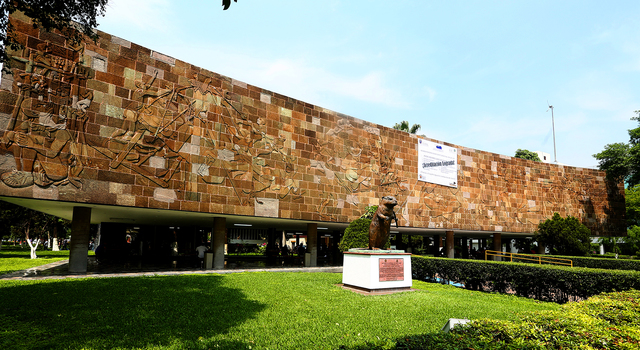 Se funda la Facultad de Ingeniera Civil de la UANL