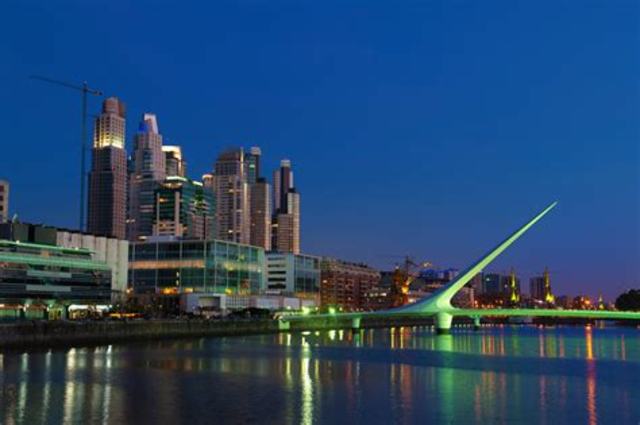 Se afila al partido comunista