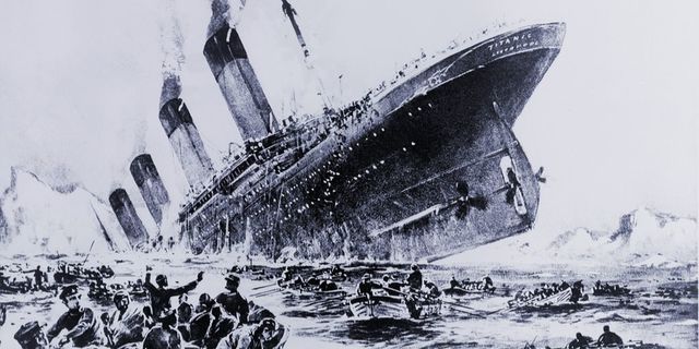 The Famous Titanic Sinks