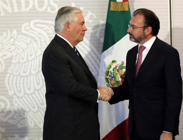 Tillerson  en México: la política es como nosotros decimos...
