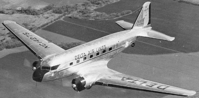 First modern commercial airliner