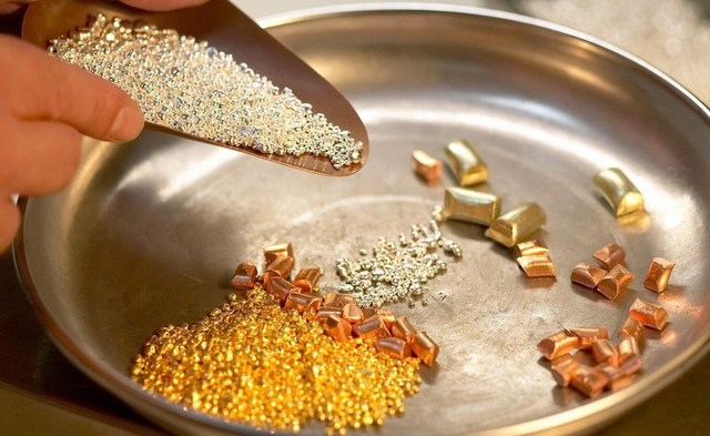 Aleación oro,cobre y bronce