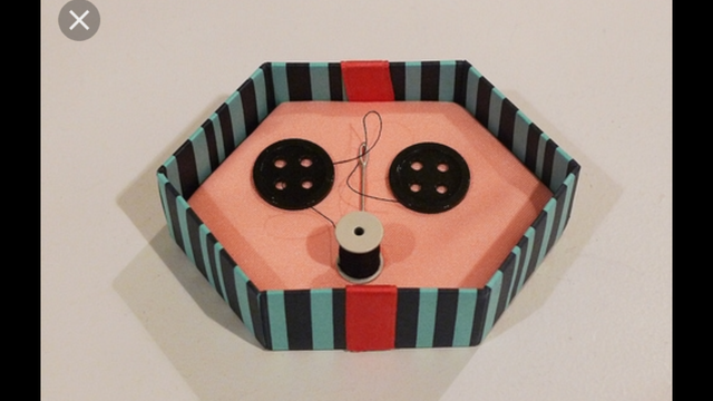 Her other parents ask her to sue her eyes