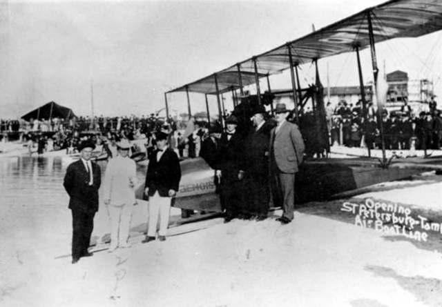 Primer vuelo comercial