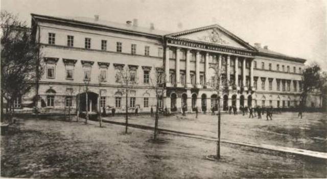 Поступление в Московское коммерческое училище