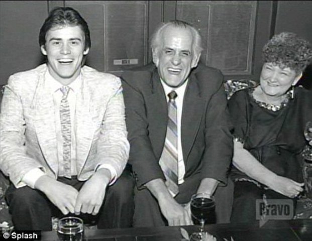 Le pére de Jim perd son job et sa famille habite dans une tente.