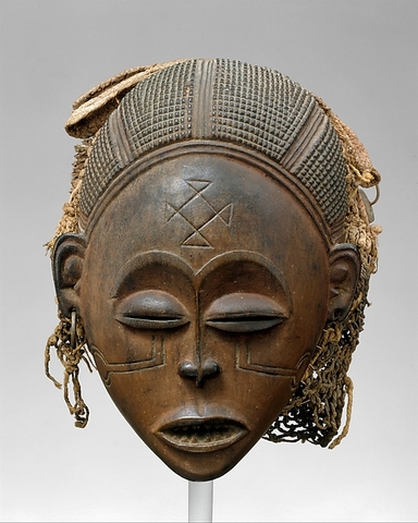 Female (pwo) Mask (early 20th century)