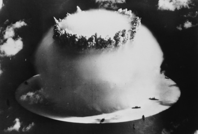 Primera explosión nuclear experimental