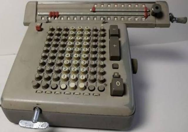 CALCULADORA MECÁNICA