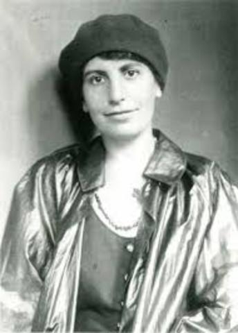 Anna Freud ingresa a la Sociedad Psicoanalítica de Viena