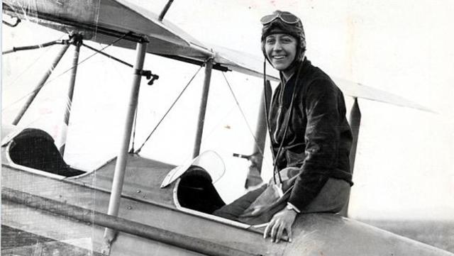 Amy Johnson se convirtió en la primera mujer en viajar sola entre Inglaterra y Australia