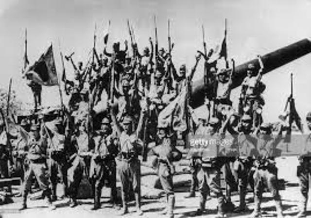 Japan captures the Philippines