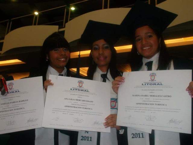 Me gradúo como administradora turística y hotelera