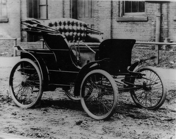 First automobiles are imported into Canada from the United States