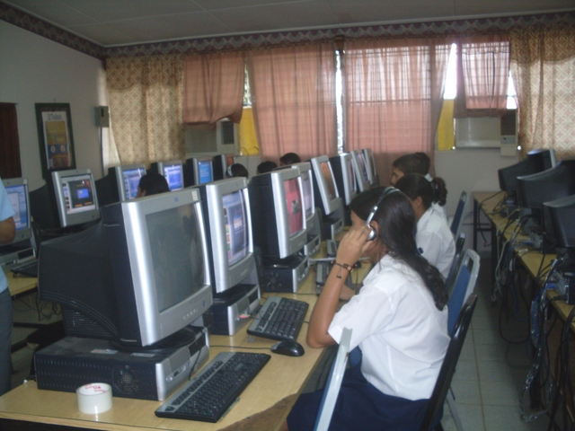Las PC llegan a los colegios