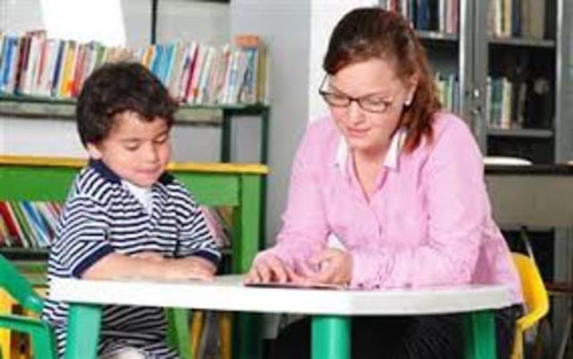 el Gobierno de Alemania decidió que el psicólogo educativo debía formar parte del sistema Educativo