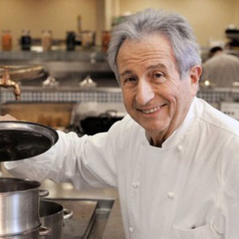 MICHEL GUÉRARD ESTE PASTELERO FRANCES COMBINA LA COCINA BAJA EN CALORIAS Y LA GASTRONOMIA  FUE EL PRIMERO EN TOMAR ESTOS 2 FACTRORES EN CUENA PARA LA CREEACION DE SUS PLATILLOS