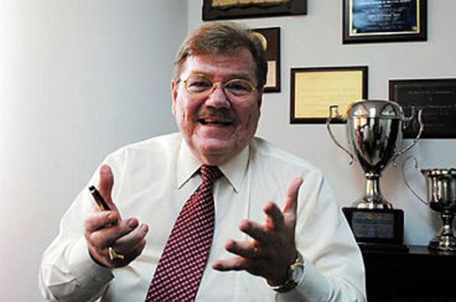 Helmut Bellingrodt medalla de plata en tiro al blanco móvil (primer medalla)