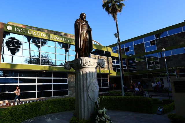 Carrera de Letras hispánicas en la Universidad Autónoma de Nuevo león