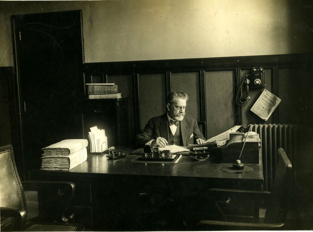 NACIMIENTO DEL POSITIVISMO ADMINISTRATIVO