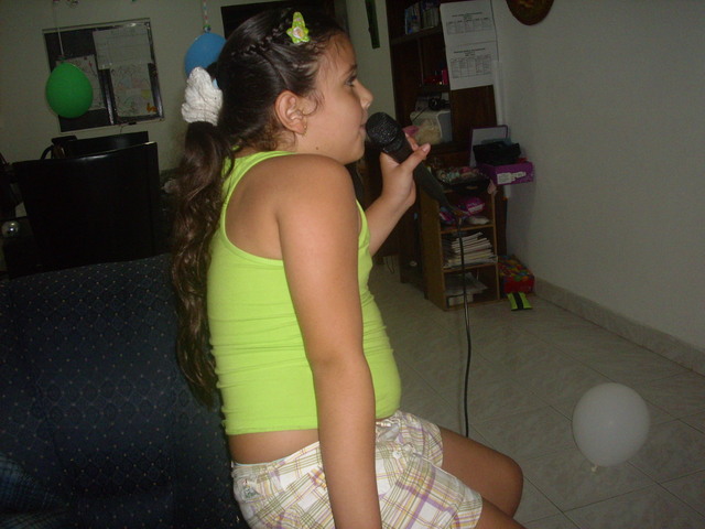 Era muy tímida si no tenía micrófono.