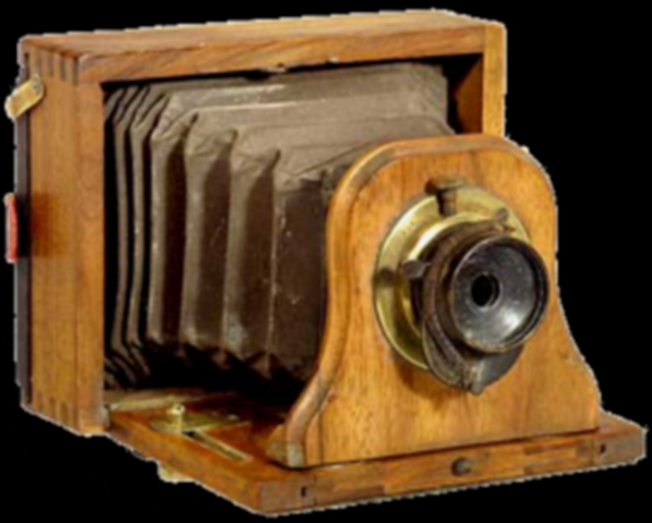 PRIMERA CAMARA FOTOGRAFICA